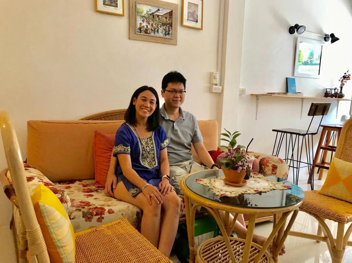 One Of Us House Hostel Bangkok Bagian luar foto