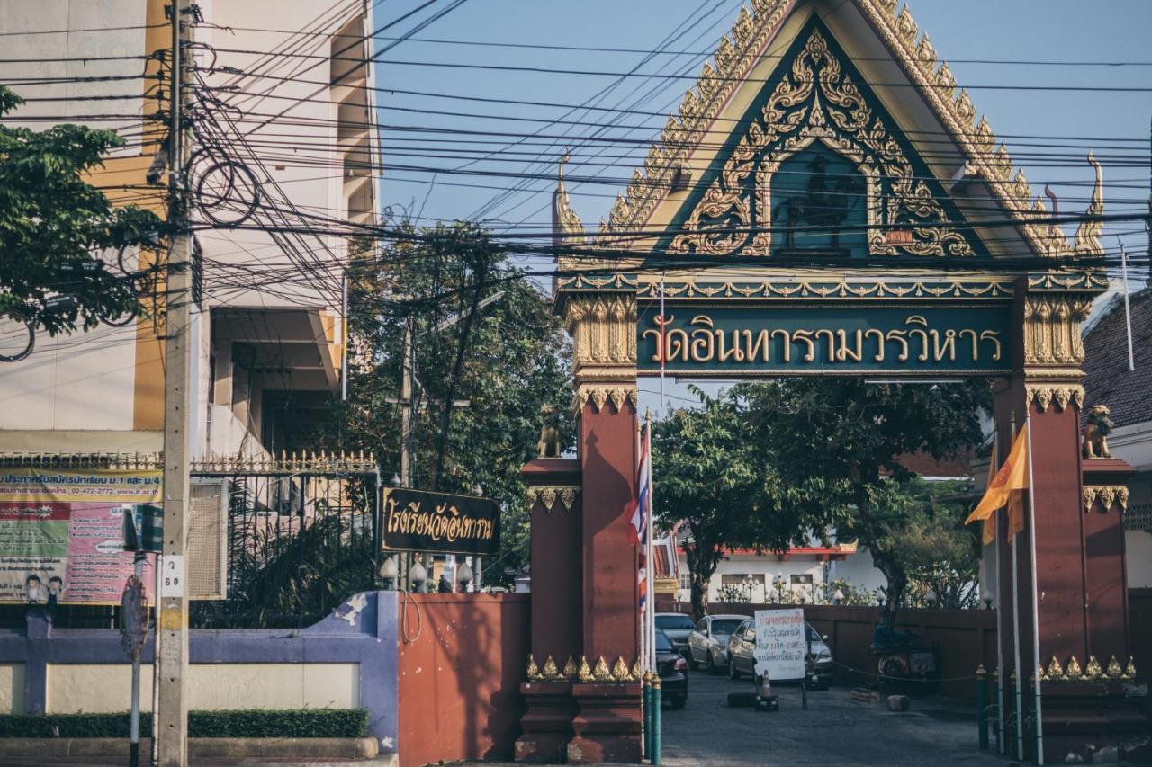 One Of Us House Hostel Bangkok Bagian luar foto